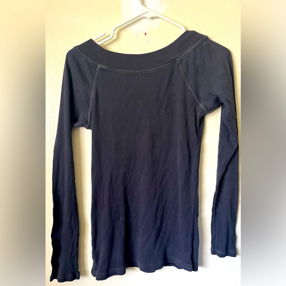 VS Tee Shop Women's Black Long Sleeve Top